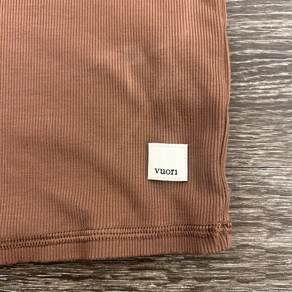 Vuori Pose Fitted Tee Hazelnut Ribbed Short Sleeve Modal Blend Top Small EUC - Picture 14 of 15